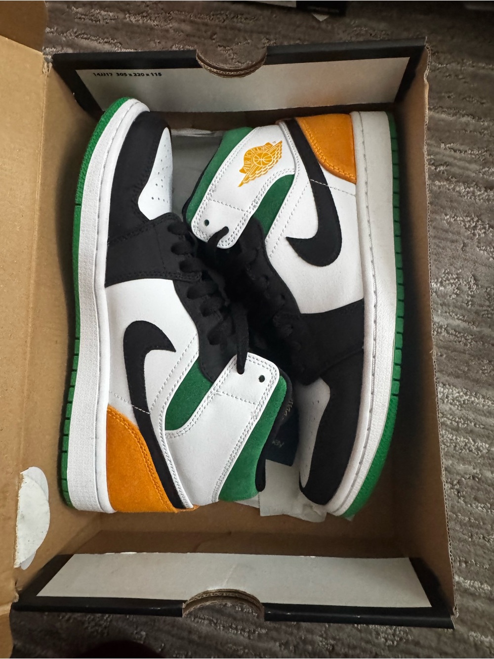 Air Jordan 1 Mid SE